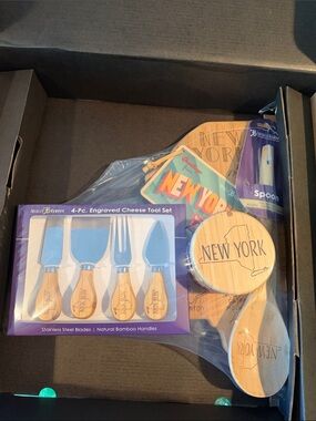 Bamboo New York charcuterie set